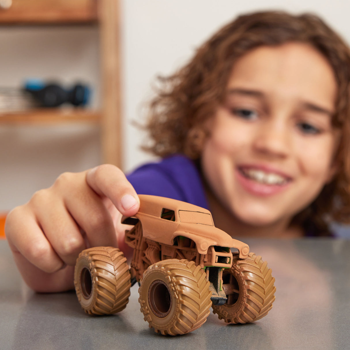 Monster Jam , Mystery Mudders, Official Die-Cast Monster Truck 1:64 Scale (Styles Will Vary)