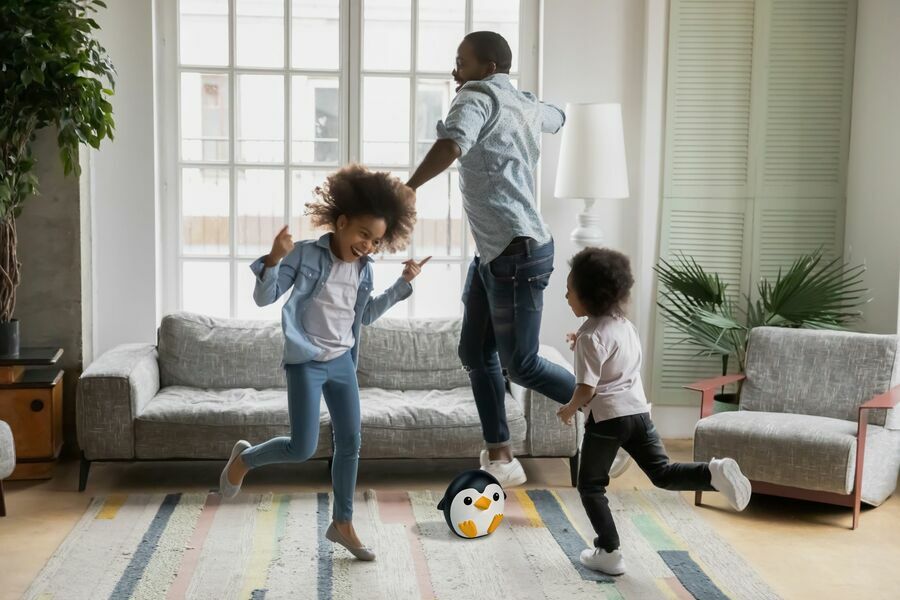 Freeze Dance with Chilly – Toys on the Square