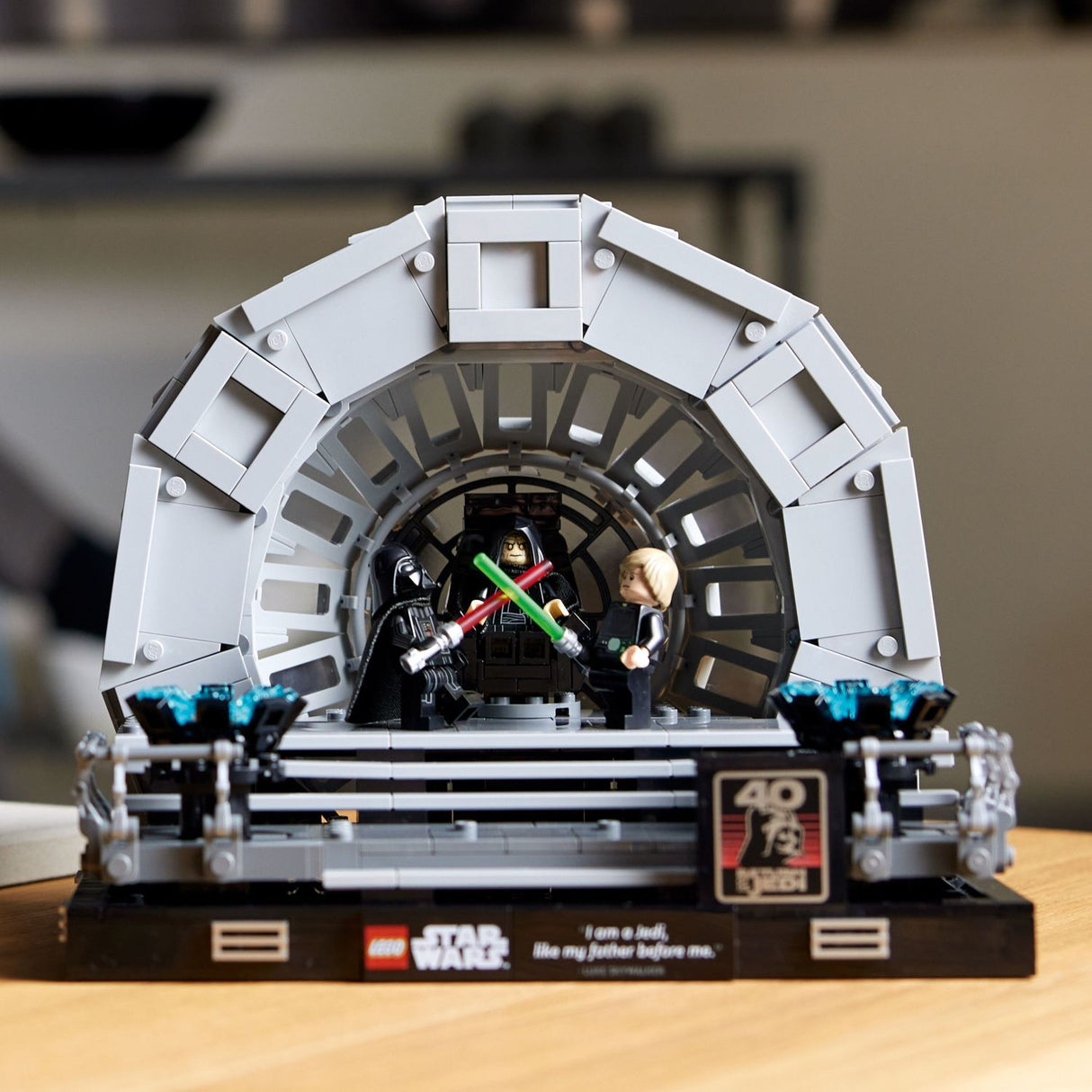 LEGO® Star Wars™: Emperor's Throne Room™ Diorama