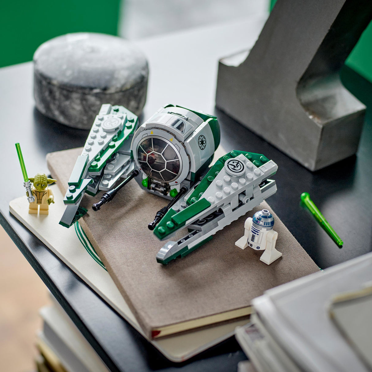 LEGO® Star Wars™ Yoda's Jedi Starfighter Set