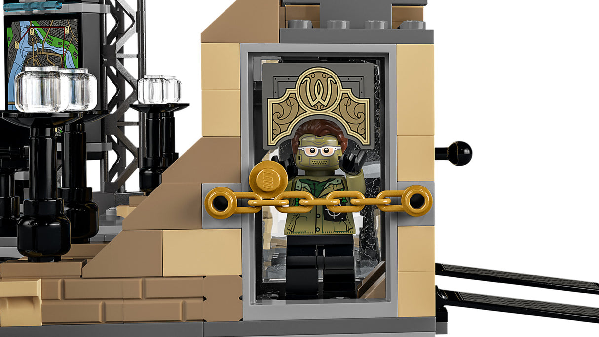 LEGO® DC: Batcave: The Riddler Face-off